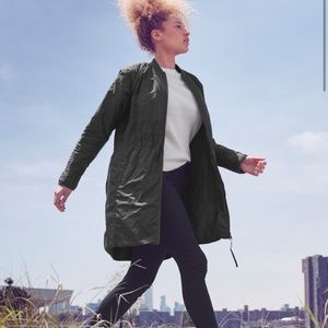 Athleta Summit Primaloft Shell jacket Black XSP